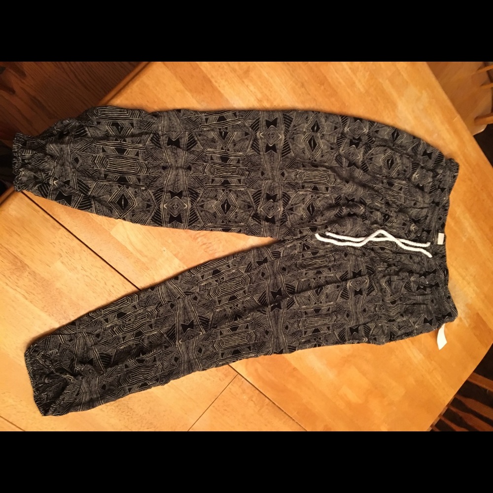 Printed pants from Roxy! - Picture 2 of 4